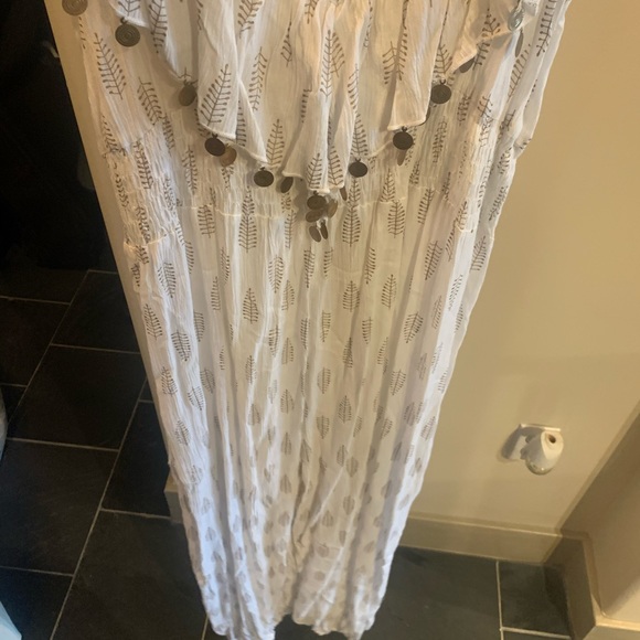 WHITE AKASA jumpsuit with gold pattern  size 8 - Picture 5 of 5